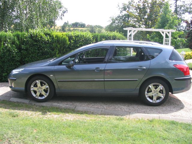 http://www.forum-peugeot.com/Forum/mesimages/18839/Ma 407 sw 2.0 Hdi sport.JPG